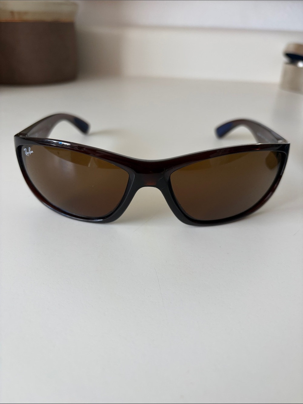 NWT Ray-Ban Brown/Black Curved Sunglasses